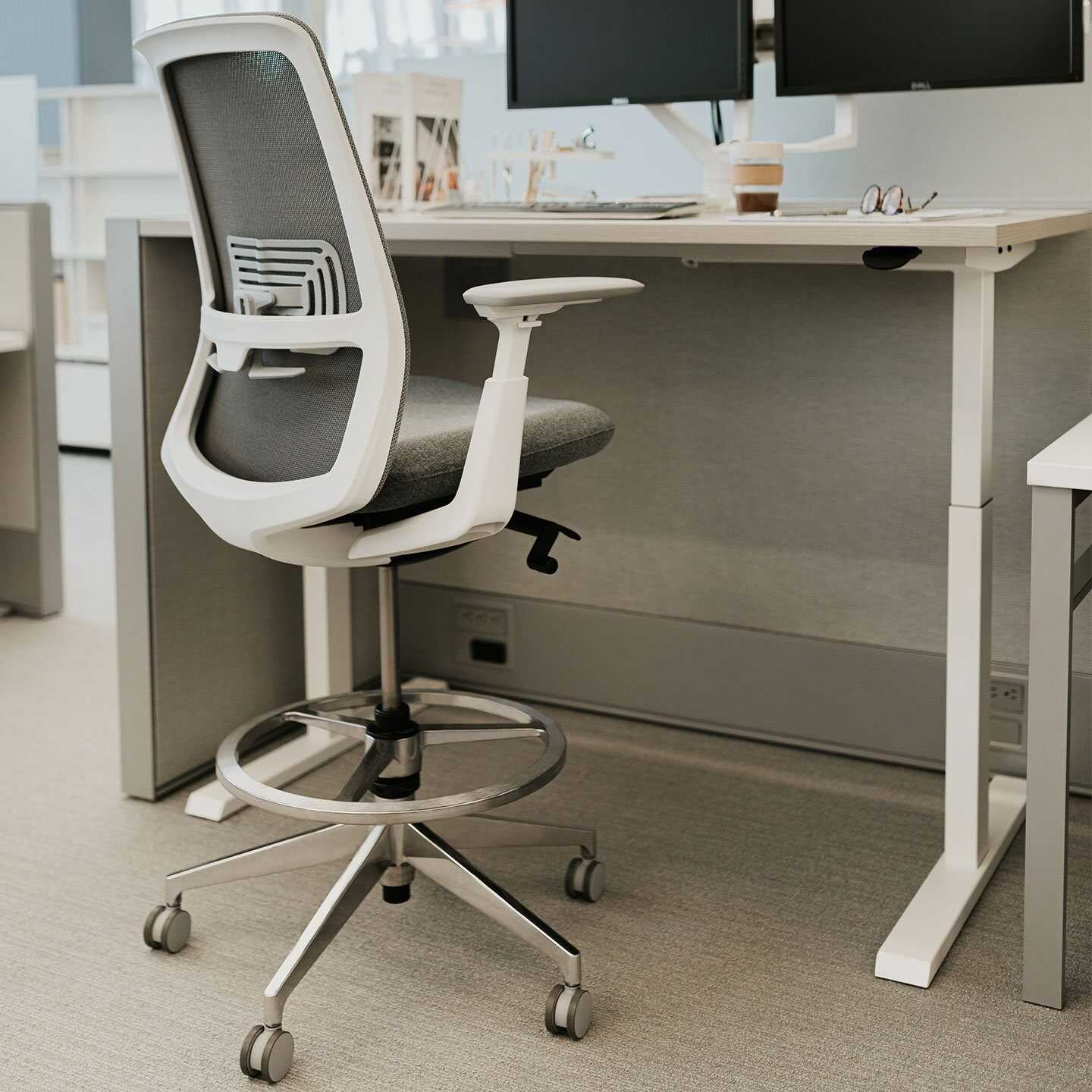 Soji task chair
